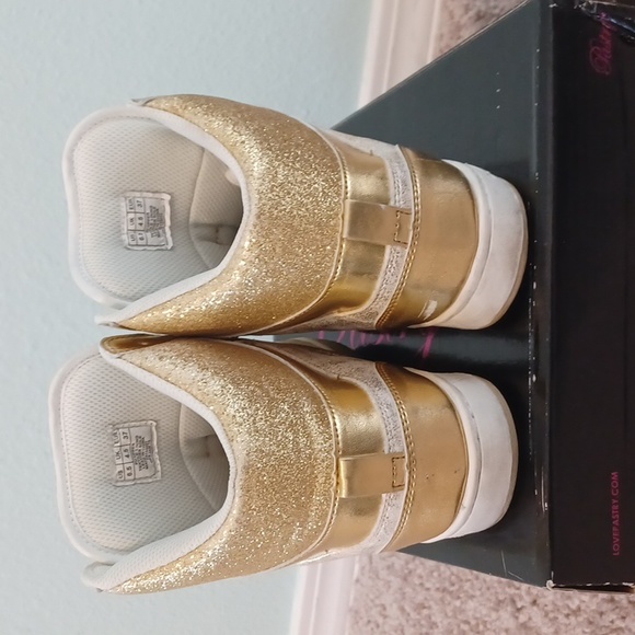 Gold sparkle high top sneakers - Picture 2 of 5